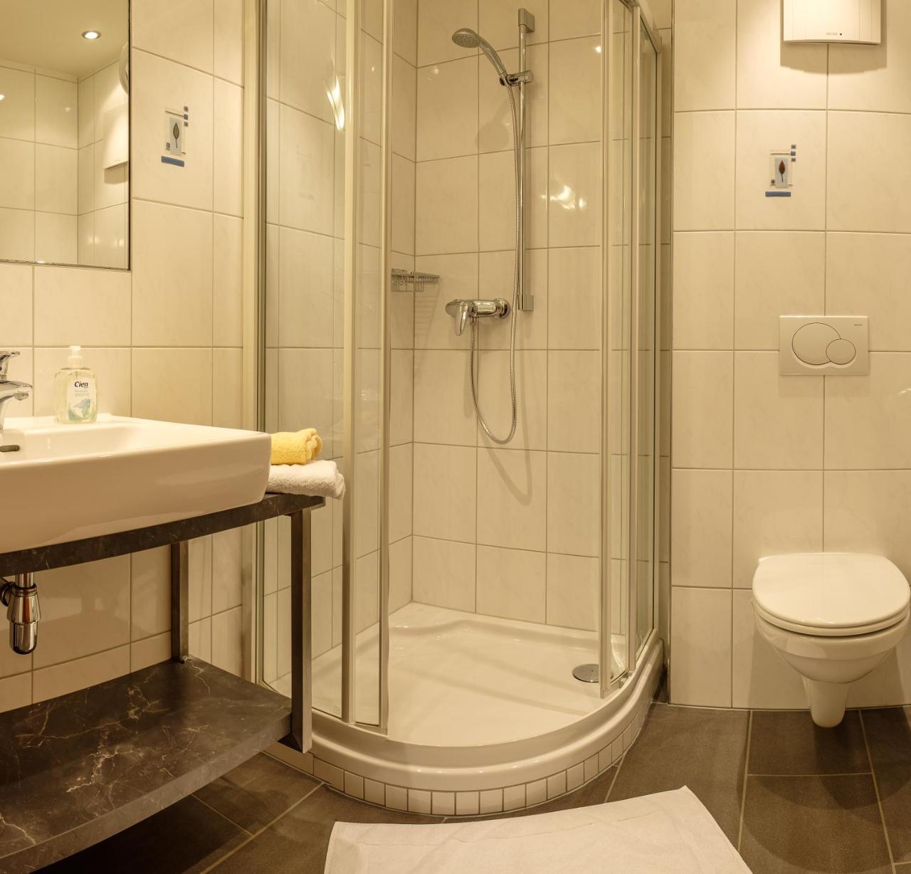 Gaestehaus Hausberger Шрунс Экстерьер фото